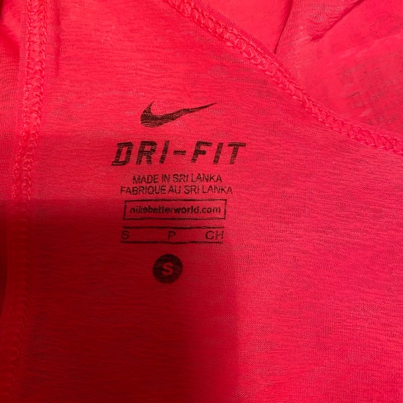 EUC Women’s Nike Racerback Tank, Small - Picture 7 of 7